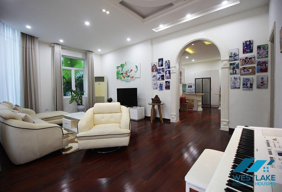 Cho thuê biệt thự hiện đại có sân vườn rộng tại Ciputra – Tây Hồ, Hà Nội