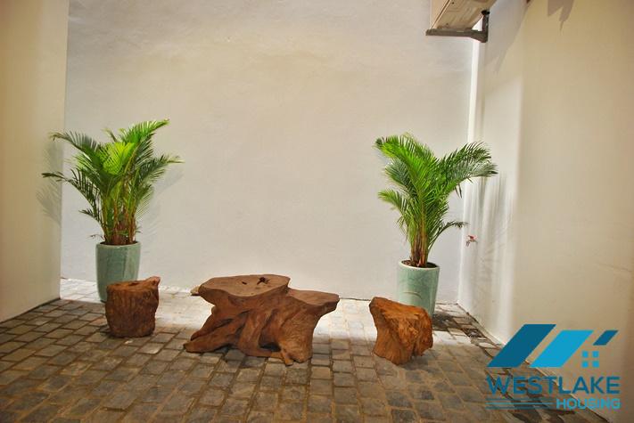 Cho Thuê Căn Hộ Một Phòng Ngủ Có Sân Nhỏ Riêng Ở Tầng Trệt Tại Tô Ngọc Vân Tây Hồ, Hà Nội