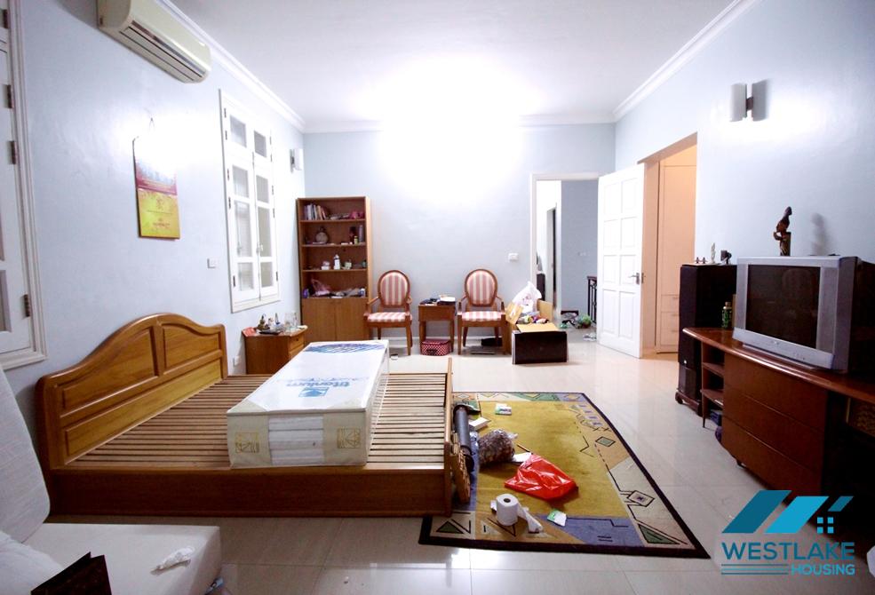 Nice and affordable 5 bebdroom villa to rent in Ciputra