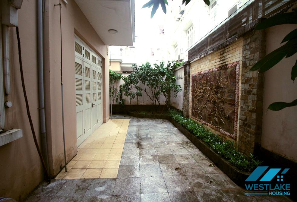 Nice and affordable 5 bebdroom villa to rent in Ciputra