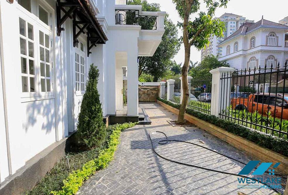 Cho thuê nhà mới cải tạo tại Khu C – Ciputra, Tây Hồ Cho thuê nhà mới cải tạo tại Khu C – Ciputra, Tây Hồ