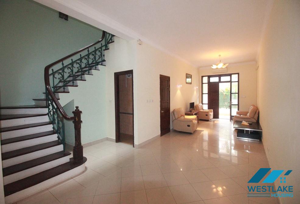 Cho thuê nhà đẹp, đầy đủ nội thất tại Ciputra – Tây Hồ, Hà Nội Cho thuê nhà đẹp, đầy đủ nội thất tại Ciputra – Tây Hồ, Hà Nội