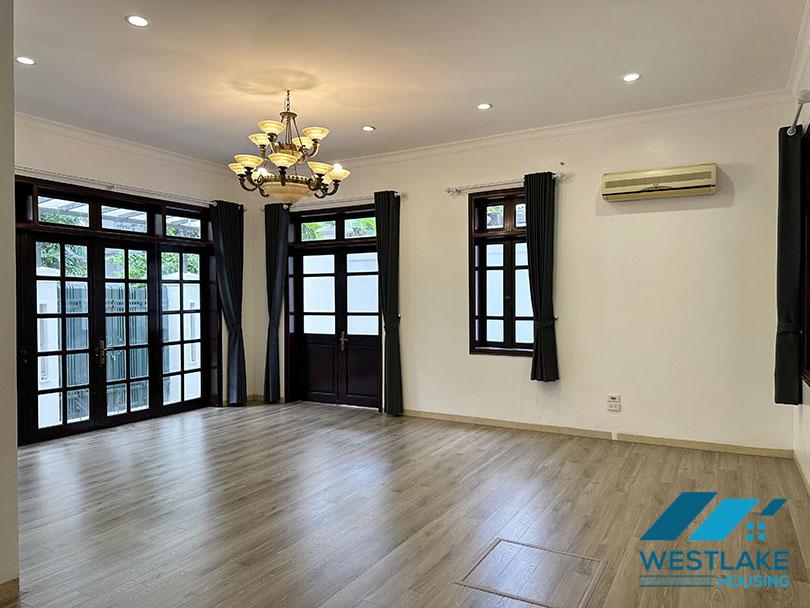 Cho thuê biệt thự rộng tại Khu C – Ciputra, Tây Hồ Cho thuê biệt thự rộng tại Khu C – Ciputra, Tây Hồ