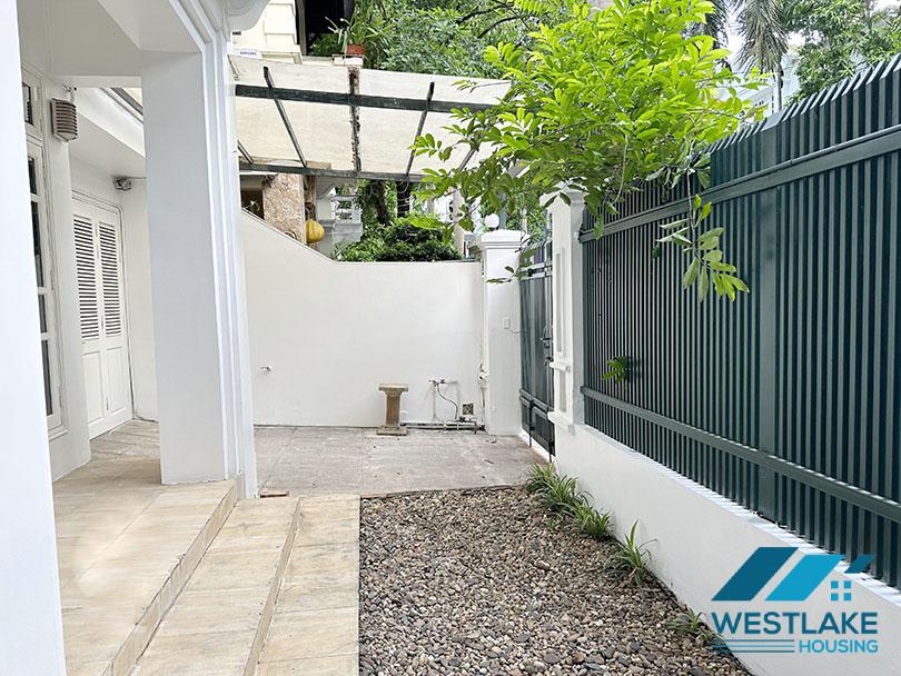 Cho thuê biệt thự rộng tại Khu C – Ciputra, Tây Hồ Cho thuê biệt thự rộng tại Khu C – Ciputra, Tây Hồ