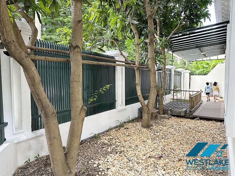 Cho thuê biệt thự rộng tại Khu C – Ciputra, Tây Hồ Cho thuê biệt thự rộng tại Khu C – Ciputra, Tây Hồ