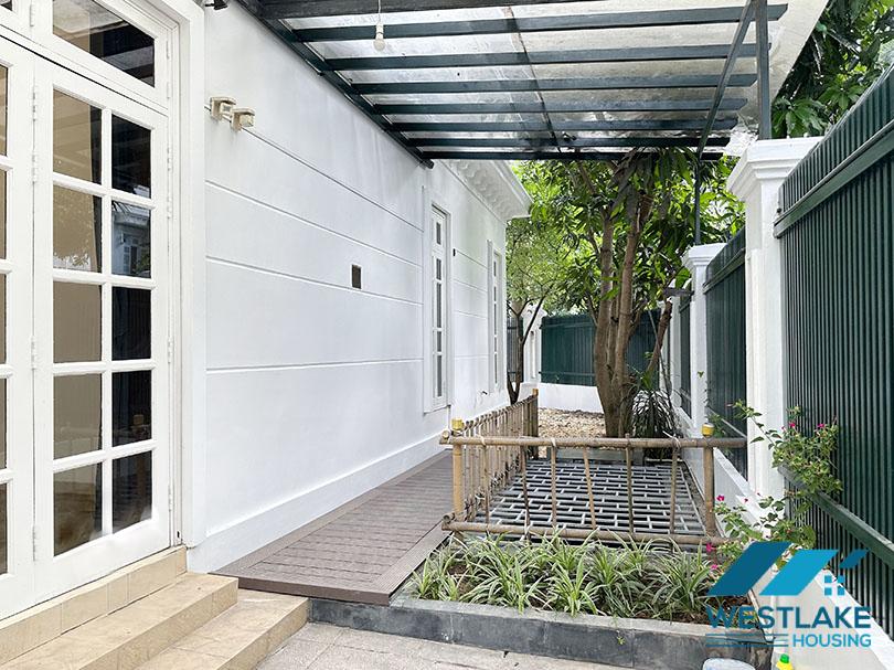 Cho thuê biệt thự rộng tại Khu C – Ciputra, Tây Hồ Cho thuê biệt thự rộng tại Khu C – Ciputra, Tây Hồ