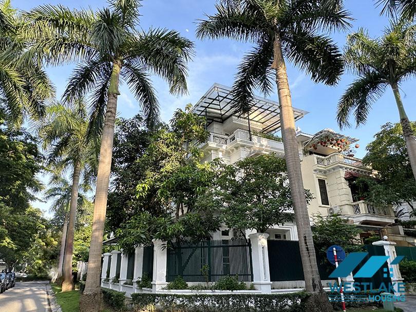Cho thuê biệt thự rộng tại Khu C – Ciputra, Tây Hồ