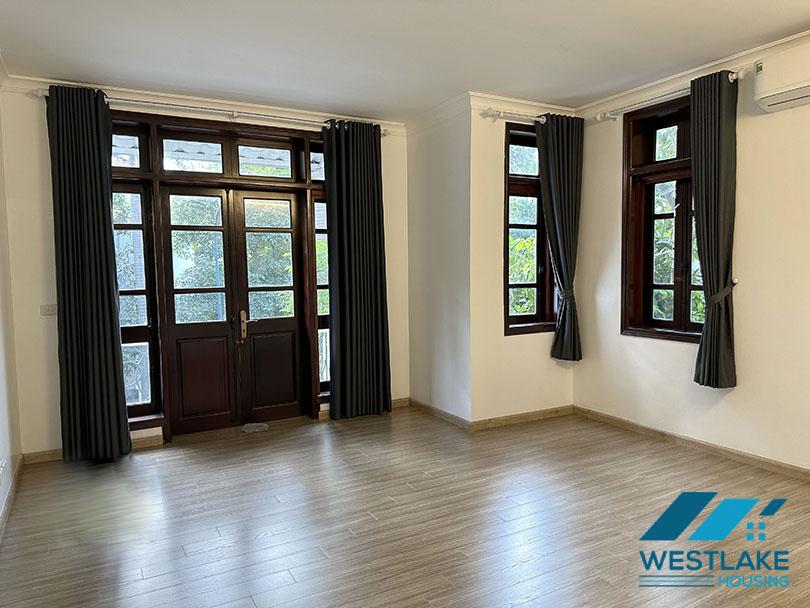 Cho thuê biệt thự rộng tại Khu C – Ciputra, Tây Hồ Cho thuê biệt thự rộng tại Khu C – Ciputra, Tây Hồ