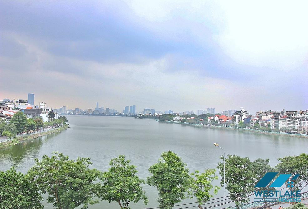 Spacious 04 bedrooms apartment on Xuan Dieu street for rent in Tay Ho, Ha Noi Spacious 04 bedrooms apartment on Xuan Dieu street for rent in Tay Ho, Ha Noi