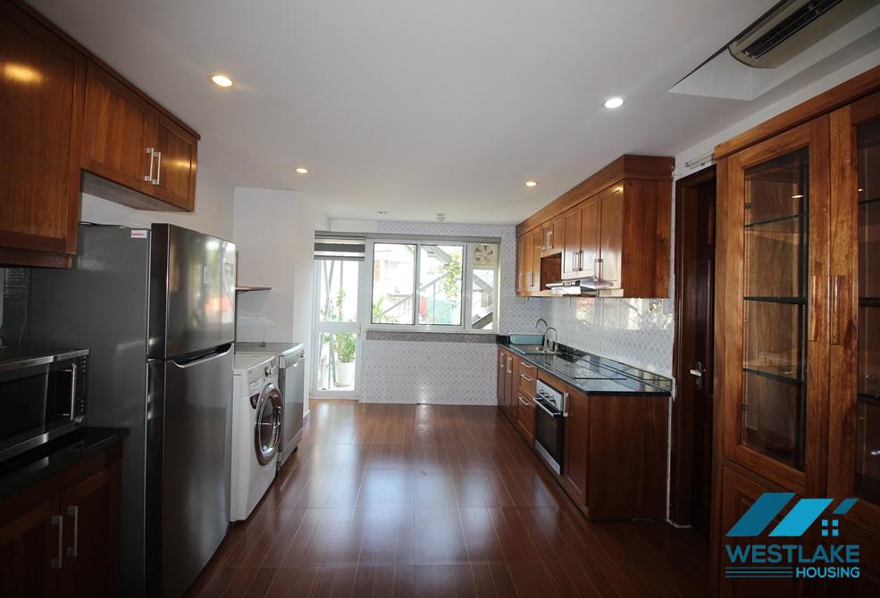 Large size 04 bedroom apartment for rent in Tay Ho, Ha Noi Large size 04 bedroom apartment for rent in Tay Ho, Ha Noi