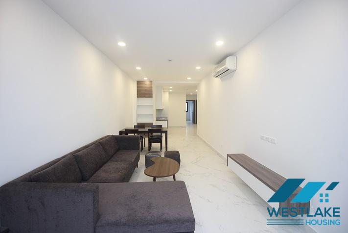 Cho Thuê Căn Hộ 2 Phòng Ngủ, Ban Công View Hồ Thoáng Mát Tại Đường Xuân Diệu, Tây Hồ