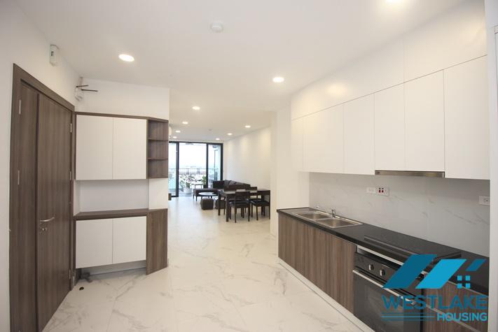 Cho Thuê Căn Hộ 2 Phòng Ngủ, Ban Công View Hồ Thoáng Mát Tại Đường Xuân Diệu, Tây Hồ