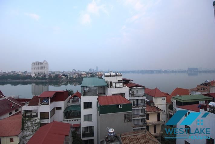 Cho Thuê Căn Hộ 2 Phòng Ngủ, Ban Công View Hồ Thoáng Mát Tại Đường Xuân Diệu, Tây Hồ