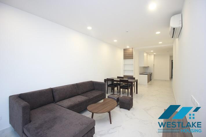 Cho Thuê Căn Hộ 2 Phòng Ngủ, Ban Công View Hồ Thoáng Mát Tại Đường Xuân Diệu, Tây Hồ