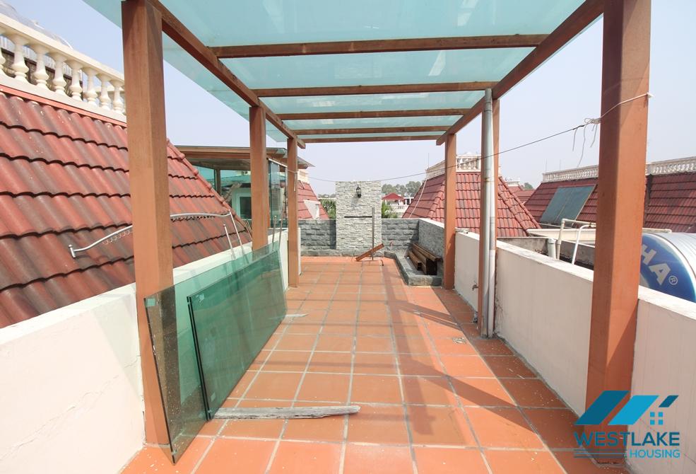 Spacious house with open living room and nice bathrooms to rent in Ciputra