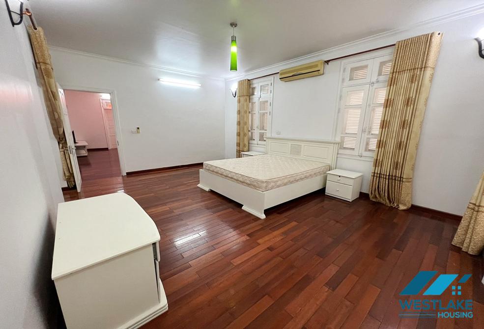 Cho thuê nhà đẹp có vườn tại Ciputra – Tây Hồ