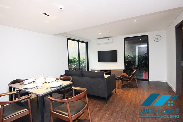 Cho Thuê Căn Hộ Sang Trọng Một Phòng Ngủ Có Sân Rộng  Đẹp Tại Quảng Khánh Tây Hồ, Hà Nội