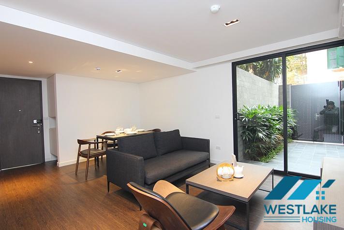 Cho Thuê Căn Hộ Sang Trọng Một Phòng Ngủ Có Sân Rộng  Đẹp Tại Quảng Khánh Tây Hồ, Hà Nội