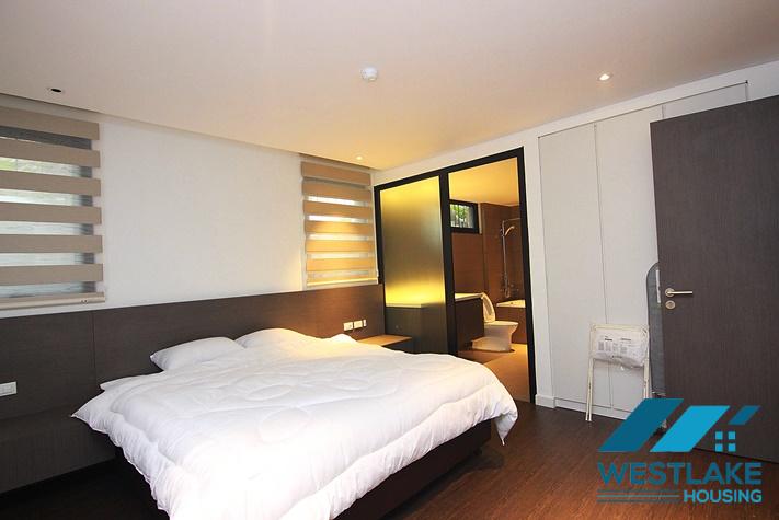 Cho Thuê Căn Hộ Sang Trọng Một Phòng Ngủ Có Sân Rộng  Đẹp Tại Quảng Khánh Tây Hồ, Hà Nội