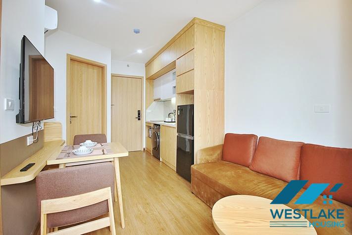 Căn Hộ 1 Phòng Ngủ Mới Đẹp, Ban Công Vieu Hồ Sáng Thoáng Tại Tô Ngọc Vân Tây Hồ, Hà Nội