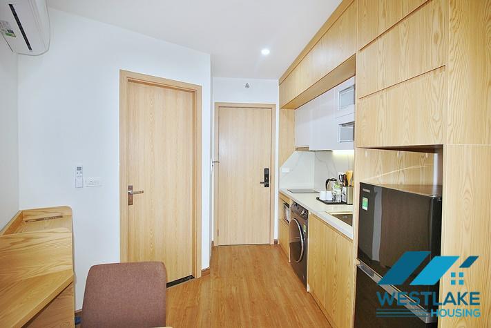 Căn Hộ 1 Phòng Ngủ Mới Đẹp, Ban Công Vieu Hồ Sáng Thoáng Tại Tô Ngọc Vân Tây Hồ, Hà Nội