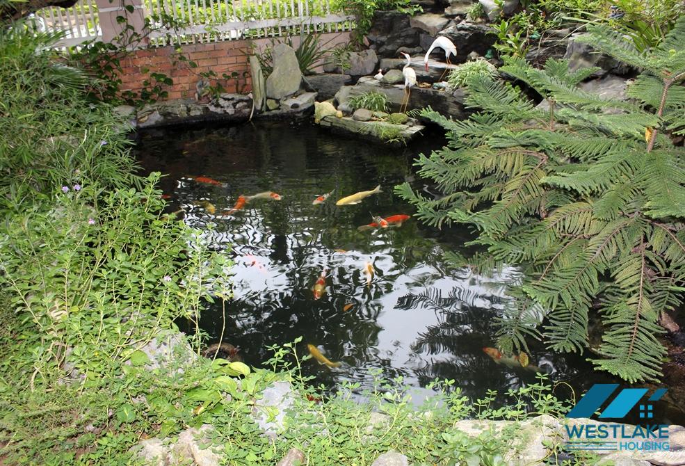 Cho thuê nhà phong cách hiện đại có hồ nhỏ trong vườn tại Ciputra, Tây Hồ.