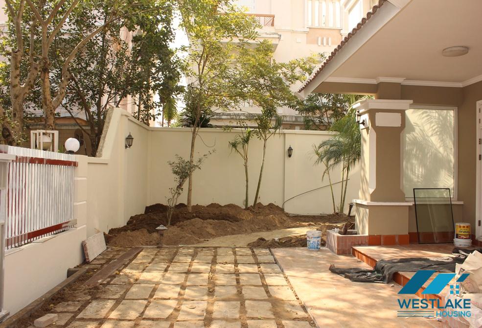 Cho thuê nhà đẹp, hiện đại tại khu đô thị Ciputra, Tây Hồ.