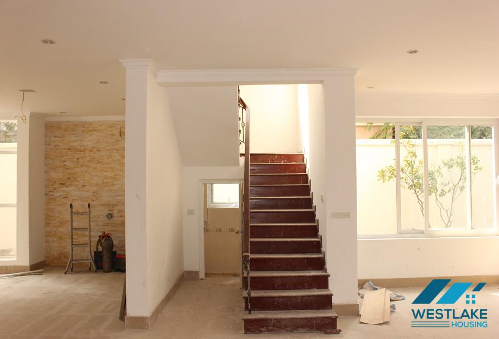 Cho thuê nhà đẹp, hiện đại tại khu đô thị Ciputra, Tây Hồ.