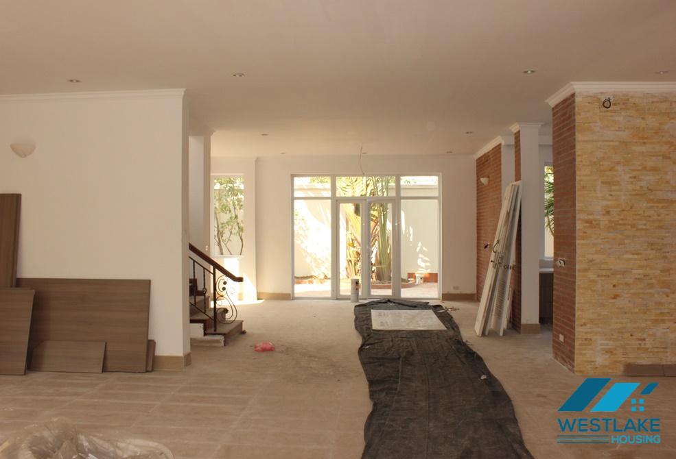 Cho thuê nhà đẹp, hiện đại tại khu đô thị Ciputra, Tây Hồ.