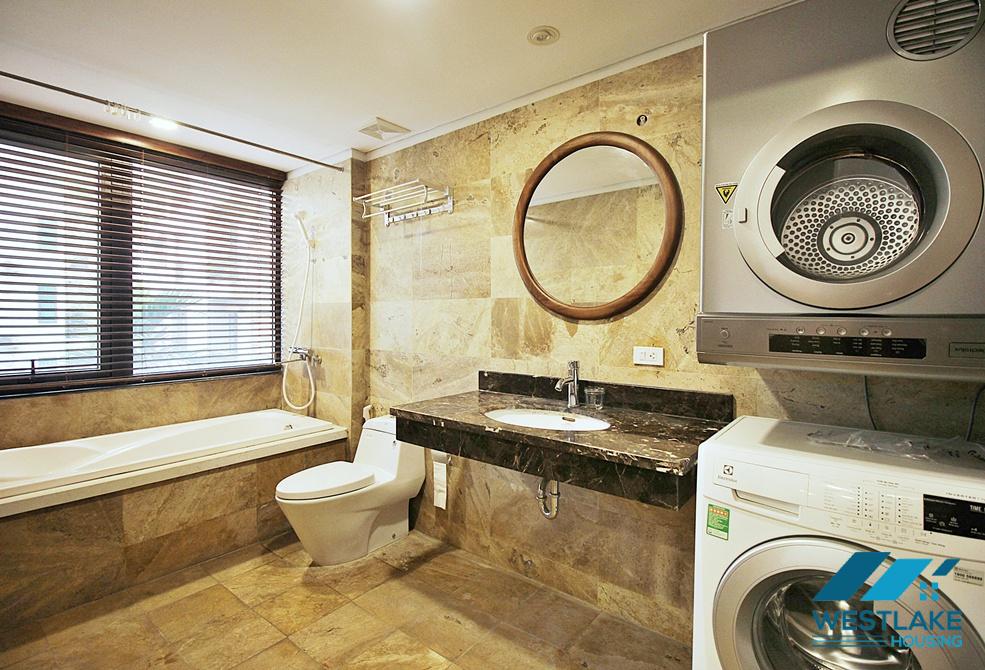 Beautiful and cosy 2-bedrooms apartment in Xuan Dieu area, Tay Ho, Ha Noi