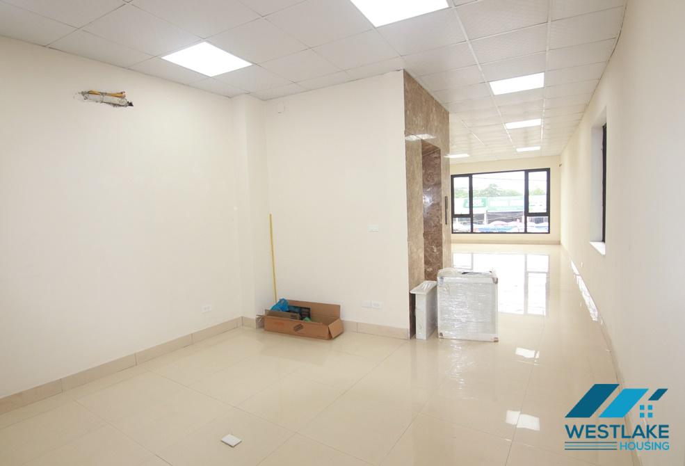 A newly office for rent in Au Co, Tay Ho, Ha Noi