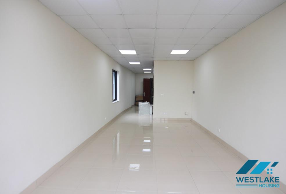 A newly office for rent in Au Co, Tay Ho, Ha Noi