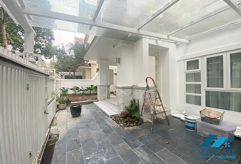 Cho thuê nhà đẹp 5 phòng ngủ tại khu T – Ciputra Hanoi.