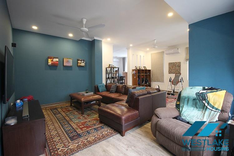 Cho thuê biệt thự 5 phòng ngủ sáng sủa và rộng rãi tại khu T, Ciputra, Hà Nội.