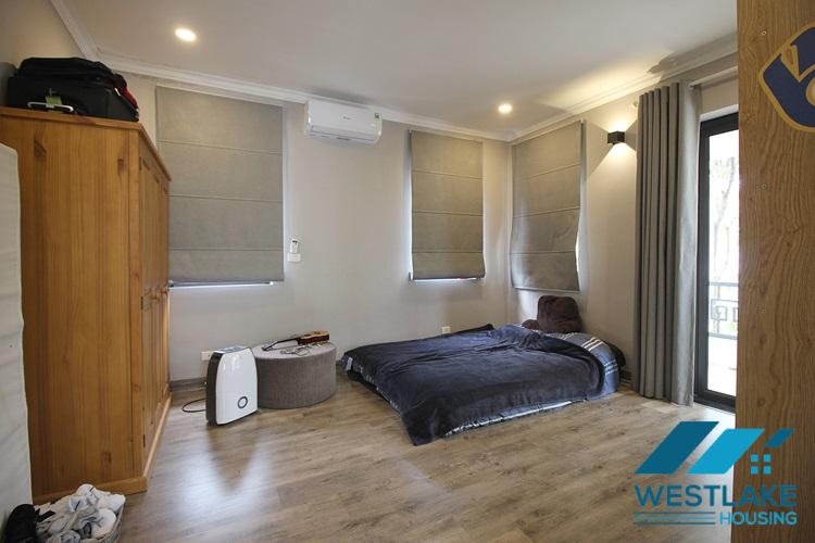 Cho thuê biệt thự 5 phòng ngủ sáng sủa và rộng rãi tại khu T, Ciputra, Hà Nội.