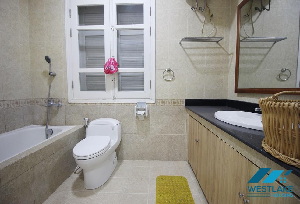 Cho thuê nhà 4 phòng ngủ đầy đủ nội thất tại Ciputra.