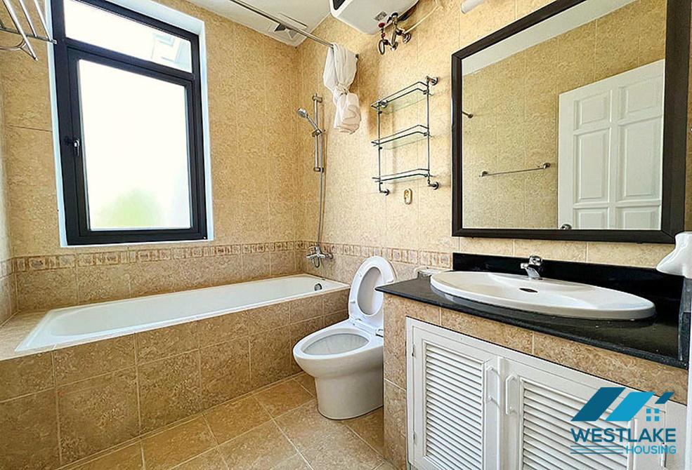 Cho thuê nhà góc rộng rãi tại khu T, Ciputra, Tây Hồ.