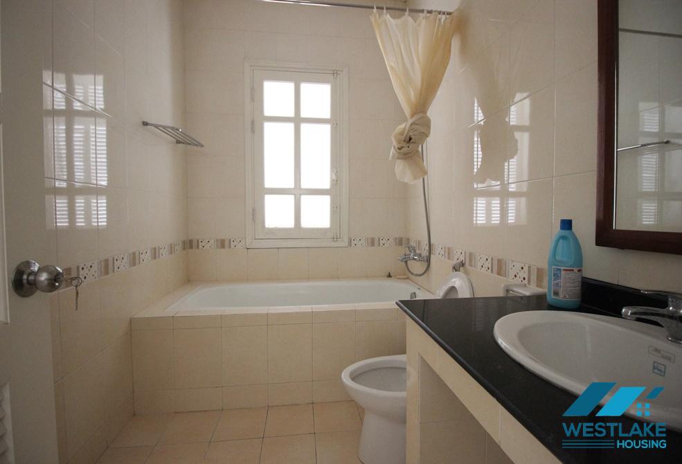 Cho thuê biệt thự chưa nội thất tuyệt đẹp tại Ciputra, Tây Hồ.