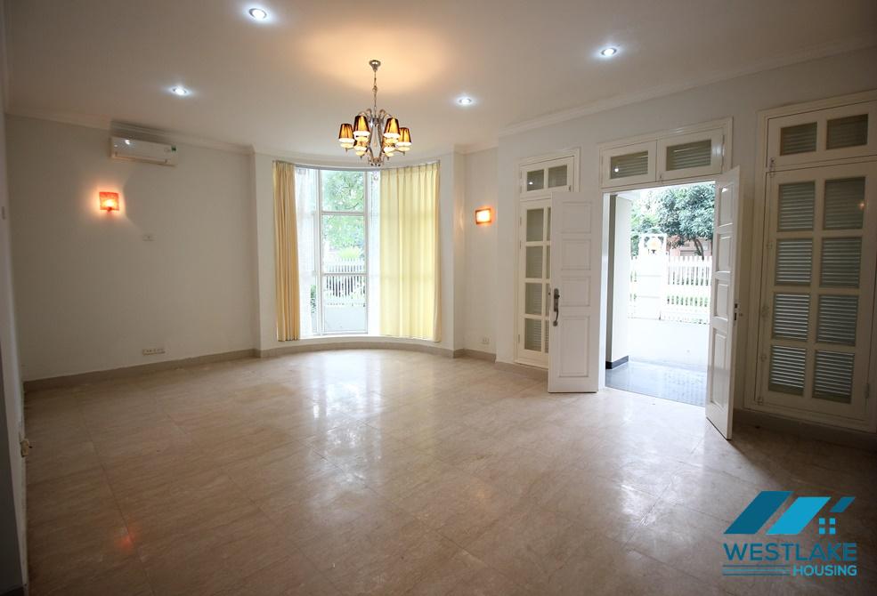 Cho thuê biệt thự chưa nội thất tuyệt đẹp tại Ciputra, Tây Hồ.