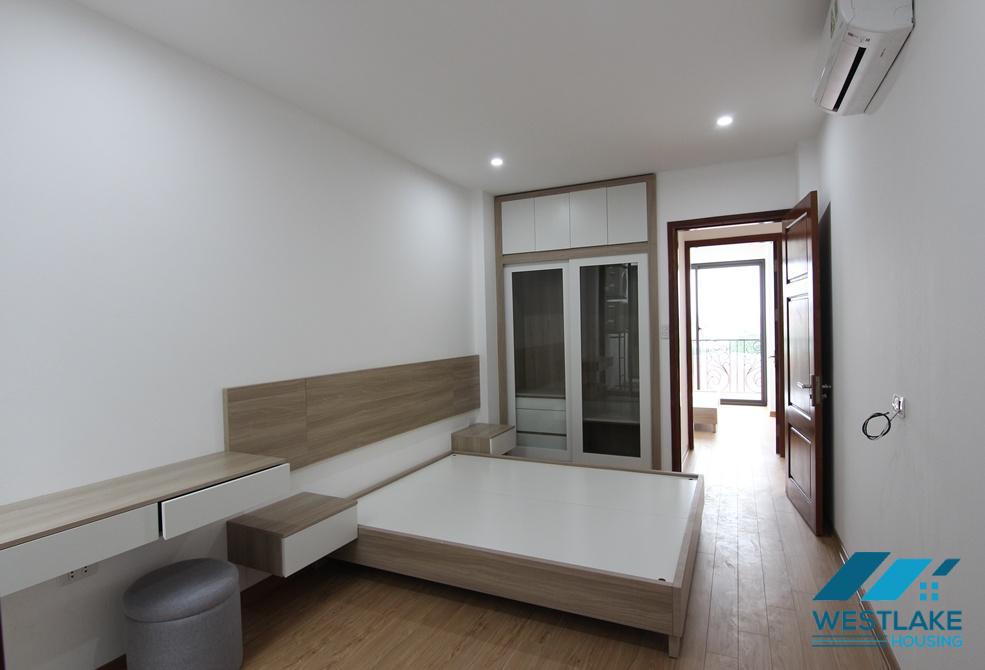 Good price, 2 bedrooms apartment for rent in Au Co street, Hanoi.
