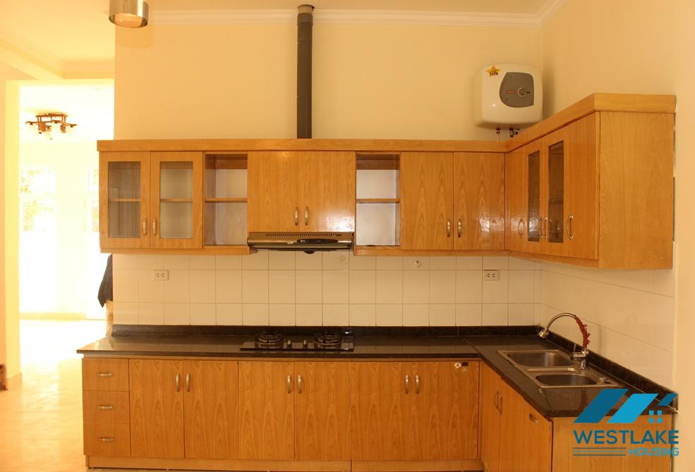 Cho thuê nhà đẹp có sân trong, không gian mở tại khu đô thị Ciputra, Hà Nội Cho thuê nhà đẹp có sân trong, không gian mở tại khu đô thị Ciputra, Hà Nội