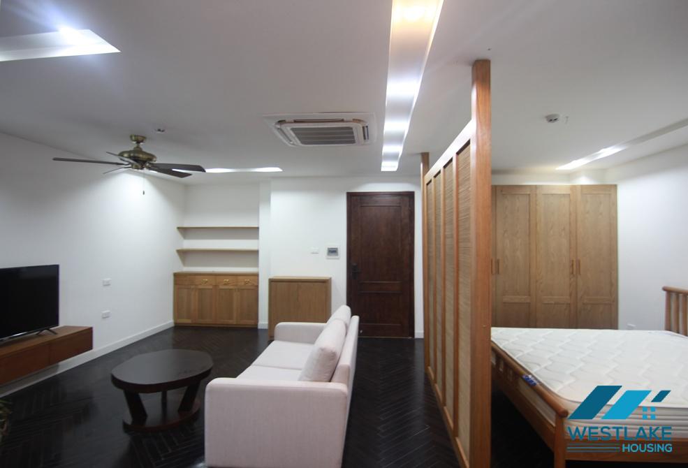 Beautiful studio apartment for rent in Tu Hoa area, Tay Ho, Ha Noi