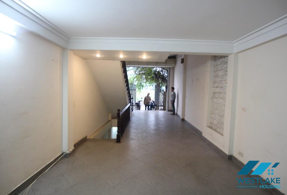 An unfurnished 5 bedroom house for rent in Tay Ho, Ha Noi An unfurnished 5 bedroom house for rent in Tay Ho, Ha Noi