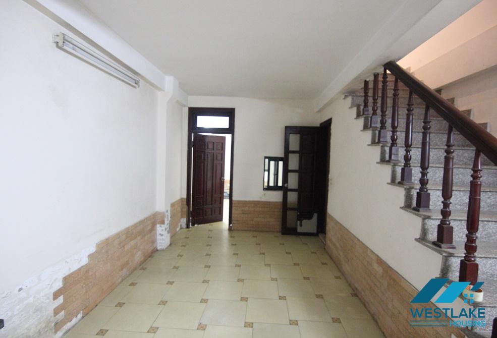 An unfurnished 5 bedroom house for rent in Tay Ho, Ha Noi An unfurnished 5 bedroom house for rent in Tay Ho, Ha Noi