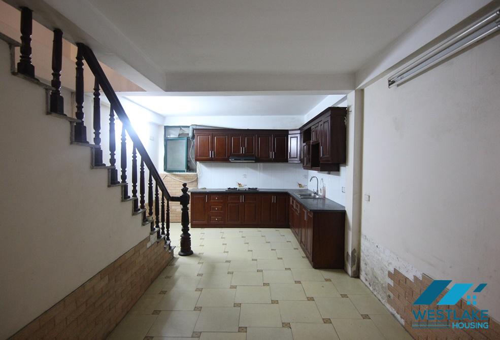 An unfurnished 5 bedroom house for rent in Tay Ho, Ha Noi An unfurnished 5 bedroom house for rent in Tay Ho, Ha Noi