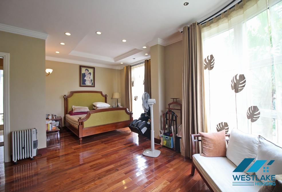 Cho thuê biệt thự độc lập xanh mát tại Ciputra, Tây Hồ, Hà Nội Cho thuê biệt thự độc lập xanh mát tại Ciputra, Tây Hồ, Hà Nội