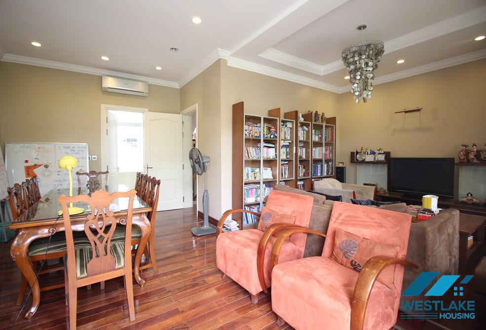 Cho thuê biệt thự độc lập xanh mát tại Ciputra, Tây Hồ, Hà Nội Cho thuê biệt thự độc lập xanh mát tại Ciputra, Tây Hồ, Hà Nội