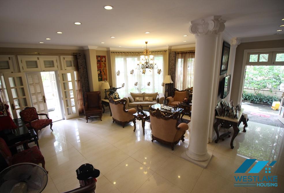 Cho thuê biệt thự độc lập xanh mát tại Ciputra, Tây Hồ, Hà Nội Cho thuê biệt thự độc lập xanh mát tại Ciputra, Tây Hồ, Hà Nội