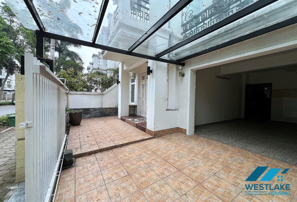 Cho thuê nhà đẹp có sân vườn rộng tại khu T, Ciputra, Tây Hồ, Hà Nội