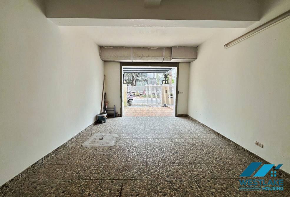 Cho thuê nhà đẹp có sân vườn rộng tại khu T, Ciputra, Tây Hồ, Hà Nội